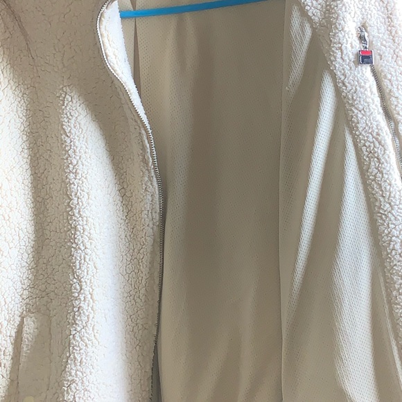 FILA Women’s Jacket - Picture 3 of 3